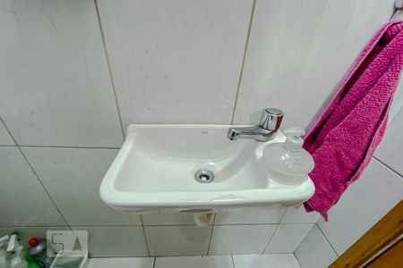 Apartamento para alugar com 100m², 3 quartos e 2 vagasDetalhe Banheiro de Serviço