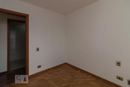 Apartamento à venda com 120m², 3 quartos e 2 vagasQuarto 2