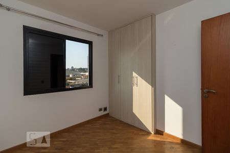 Apartamento à venda com 120m², 3 quartos e 2 vagasQuarto 2