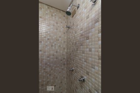 Apartamento à venda com 120m², 3 quartos e 2 vagasChuveiro