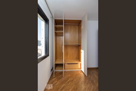 Apartamento à venda com 120m², 3 quartos e 2 vagasQuarto 2