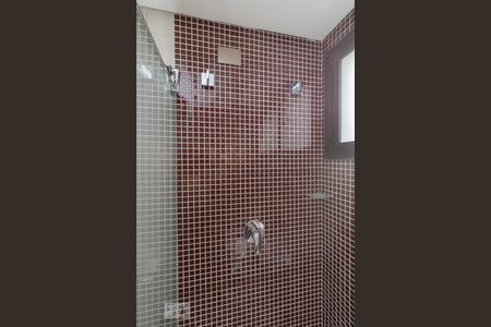 Apartamento à venda com 120m², 3 quartos e 2 vagasChuveiro