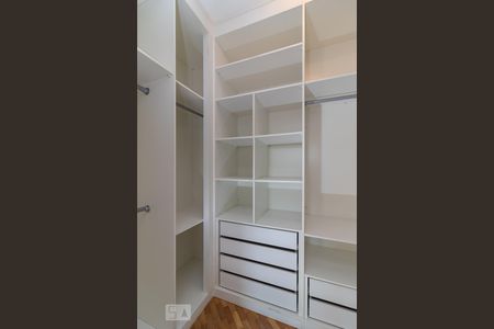 Apartamento à venda com 120m², 3 quartos e 2 vagasCloset