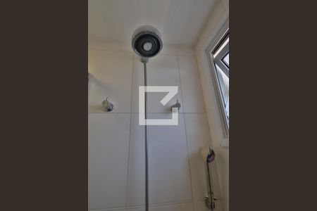 Apartamento para alugar com 70m², 2 quartos e 2 vagasBanheiro da Suíte - chuveiro