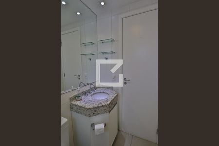 Apartamento para alugar com 70m², 2 quartos e 2 vagasBanheiro 