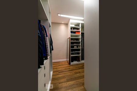 Apartamento à venda com 126m², 3 quartos e 2 vagasSuíte 2 / Closet