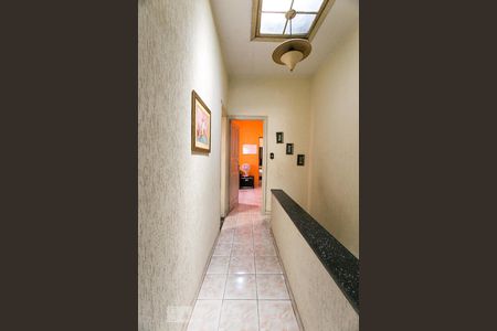 Casa à venda com 250m², 4 quartos e 2 vagasCorredor