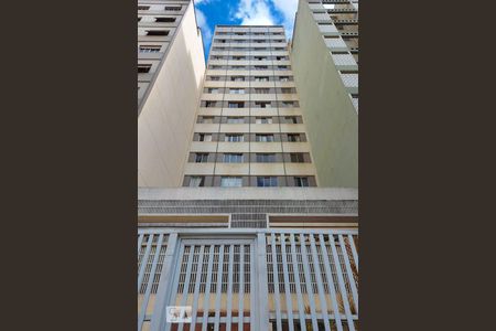 Apartamento à venda com 80m², 2 quartos e sem vaga Apartamento à venda com 80m², 2 quartos e sem vagaFachada