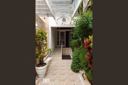 Apartamento à venda com 80m², 2 quartos e sem vaga Apartamento à venda com 80m², 2 quartos e sem vagaEntrada