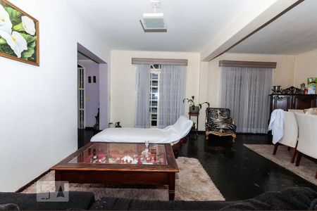 Sala de casa à venda com 3 quartos, 400m² em Vila Madalena, São Paulo