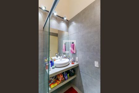 Casa à venda com 300m², 3 quartos e 2 vagasBanheiro