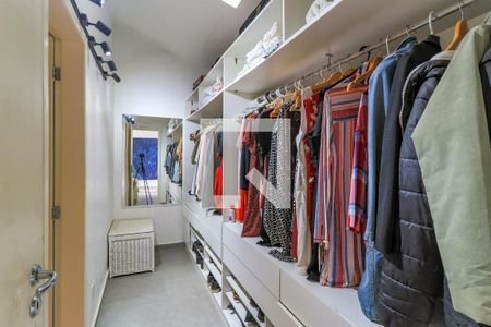 Casa à venda com 300m², 3 quartos e 2 vagasCloset da Suíte