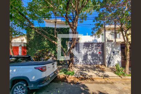 Casa à venda com 300m², 3 quartos e 2 vagasFachada