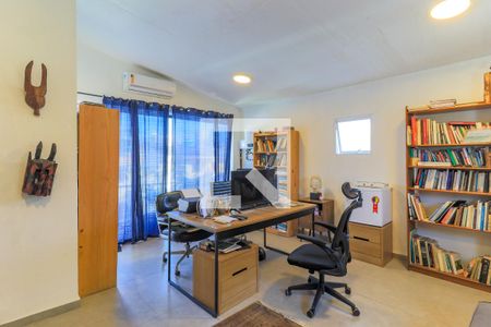 Casa à venda com 300m², 3 quartos e 2 vagasEscritório