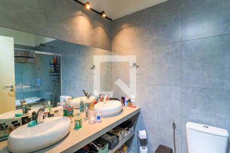 Casa à venda com 300m², 3 quartos e 2 vagasBanheiro da Suíte