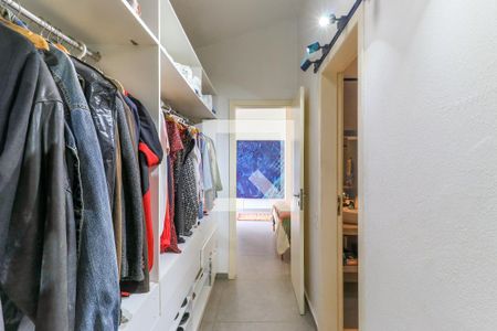 Casa à venda com 300m², 3 quartos e 2 vagasCloset da Suíte