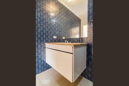 Casa à venda com 200m², 3 quartos e 2 vagasBanheiro da suíte