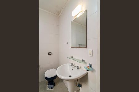 Casa à venda com 200m², 3 quartos e 2 vagasBanheiro