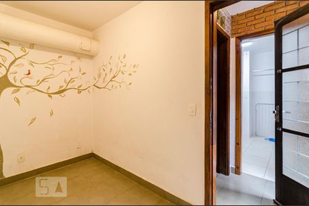 Casa à venda com 200m², 3 quartos e 2 vagasQuarto de serviço