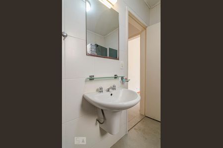 Casa à venda com 200m², 3 quartos e 2 vagasBanheiro