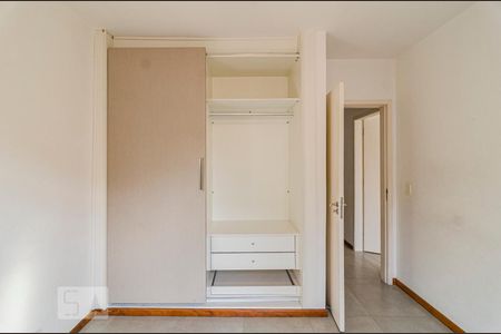 Casa à venda com 200m², 3 quartos e 2 vagasQuarto 3