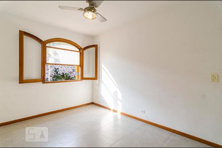 Casa à venda com 200m², 3 quartos e 2 vagasQuarto 2