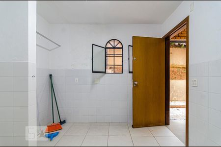 Casa à venda com 200m², 3 quartos e 2 vagasÁrea de serviço