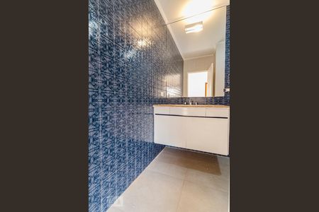 Casa à venda com 200m², 3 quartos e 2 vagasBanheiro da suíte