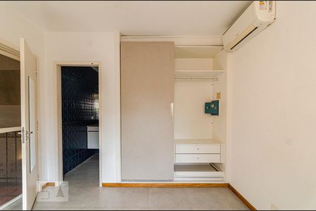 Casa à venda com 200m², 3 quartos e 2 vagasSuíte