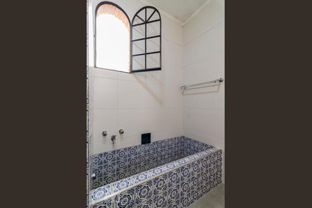 Casa à venda com 200m², 3 quartos e 2 vagasBanheiro