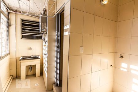 Apartamento à venda com 130m², 3 quartos e 1 vagaÁrea de serviço