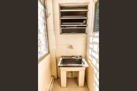 Apartamento à venda com 130m², 3 quartos e 1 vagaÁrea de serviço