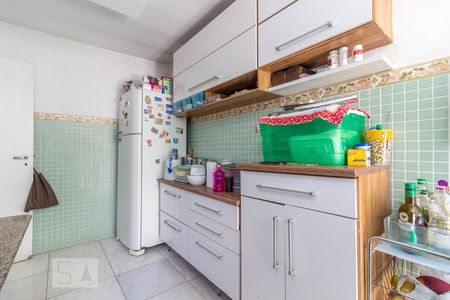 Casa à venda com 370m², 5 quartos e 6 vagas Casa à venda com 370m², 5 quartos e 6 vagasCozinha 2