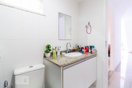 Casa à venda com 370m², 5 quartos e 6 vagas Casa à venda com 370m², 5 quartos e 6 vagasBanheiro 2