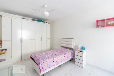 Casa à venda com 370m², 5 quartos e 6 vagas Casa à venda com 370m², 5 quartos e 6 vagasQuarto 4