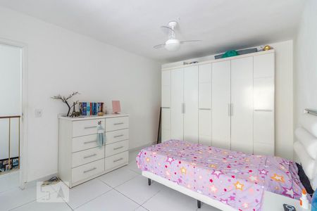 Casa à venda com 370m², 5 quartos e 6 vagas Casa à venda com 370m², 5 quartos e 6 vagasQuarto 4