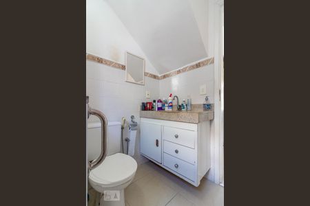 Casa à venda com 370m², 5 quartos e 6 vagas Casa à venda com 370m², 5 quartos e 6 vagasBanheiro 4