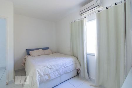 Casa à venda com 370m², 5 quartos e 6 vagas Casa à venda com 370m², 5 quartos e 6 vagasQuarto 3