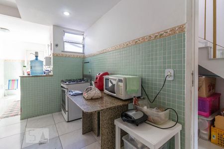 Casa à venda com 370m², 5 quartos e 6 vagas Casa à venda com 370m², 5 quartos e 6 vagasCozinha 2