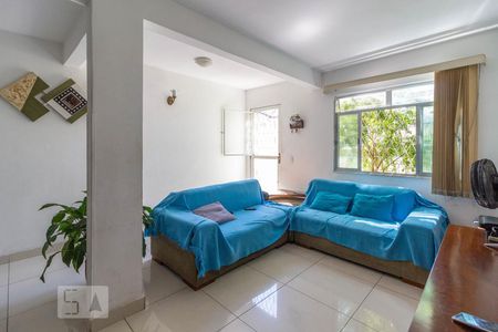 Casa à venda com 370m², 5 quartos e 6 vagas Casa à venda com 370m², 5 quartos e 6 vagasSala 2