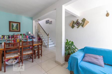 Casa à venda com 370m², 5 quartos e 6 vagas Casa à venda com 370m², 5 quartos e 6 vagasSala 2