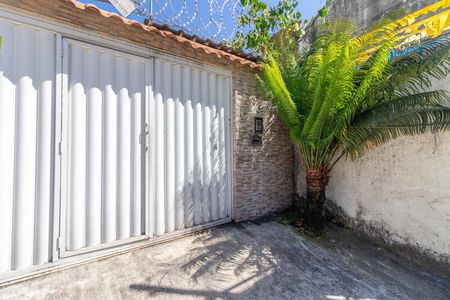 Casa à venda com 370m², 5 quartos e 6 vagas Casa à venda com 370m², 5 quartos e 6 vagasFachada