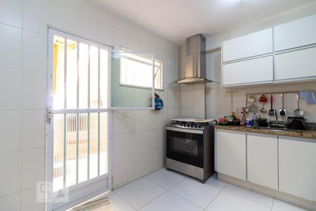 Casa à venda com 370m², 5 quartos e 6 vagas Casa à venda com 370m², 5 quartos e 6 vagasCozinha 1