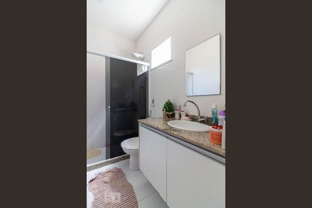 Casa à venda com 370m², 5 quartos e 6 vagas Casa à venda com 370m², 5 quartos e 6 vagasBanheiro 1