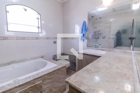 Casa à venda com 480m², 3 quartos e 3 vagasBanheiro da Suíte