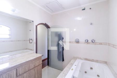 Casa à venda com 480m², 3 quartos e 3 vagasBanheiro da Suíte