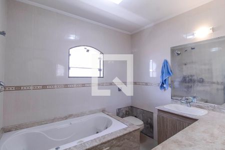 Casa à venda com 480m², 3 quartos e 3 vagasBanheiro da Suíte