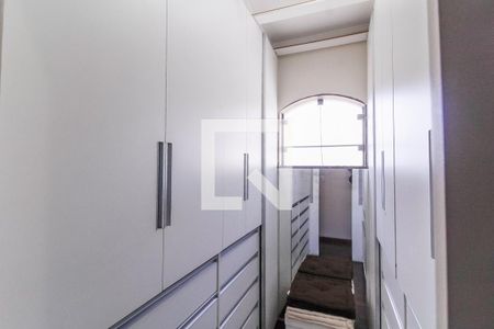 Casa à venda com 480m², 3 quartos e 3 vagasCloset da suíte