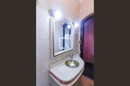 Casa à venda com 480m², 3 quartos e 3 vagasBanheiro 2