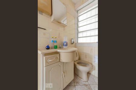 Casa à venda com 140m², 3 quartos e 1 vaga Casa à venda com 140m², 3 quartos e 1 vagaBanheiro